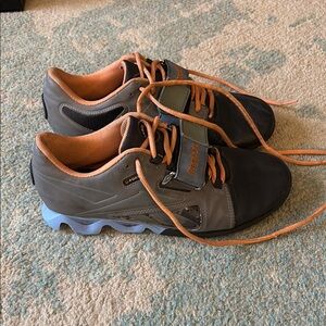 Reebok lifting shoes (Women’s size 8)